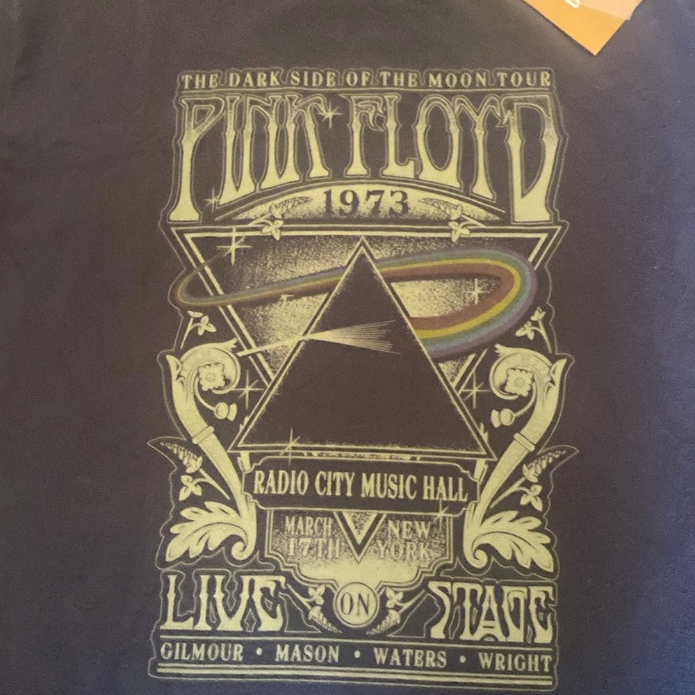 MALIBU BUM PINK FLOYD 1973 DARK SIDE OF THE MOON TOUR RADIO CITY HALL T-SHIRT - Picture 2 of 8